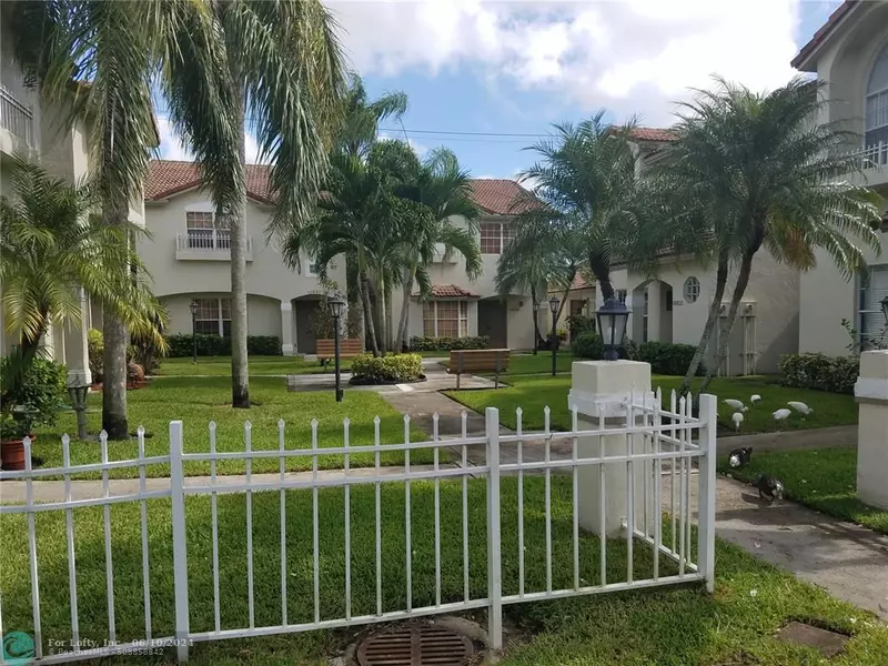 10829 NW 8th St  #7L7, Pembroke Pines, FL 33026