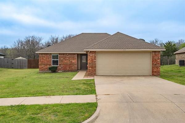 234 Chambers Creek Circle, Maypearl, TX 76064