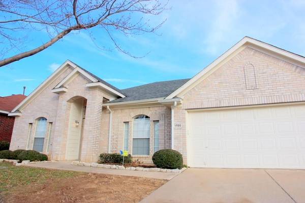 1705 Falcon Drive, Corinth, TX 76210