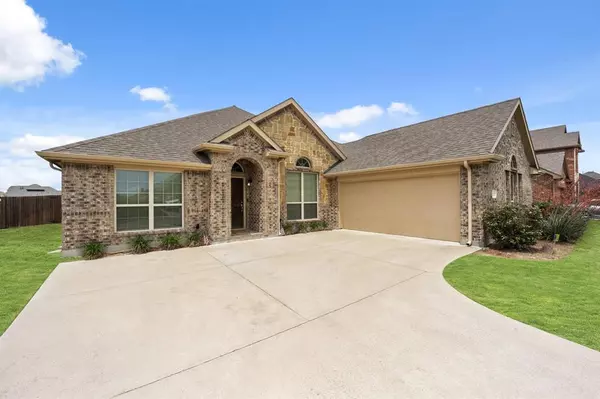 1205 Daventry Drive,  Glenn Heights,  TX 75154