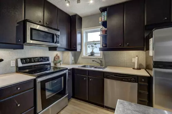 Calgary, AB T3C0R5,1717 12 ST SW #403