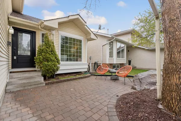 Calgary, AB T3K3X1,111 Sandringham Close NW