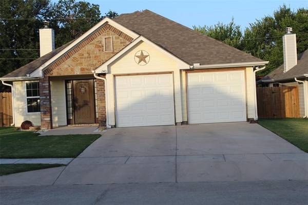 240 Lovers Path Drive, Springtown, TX 76082