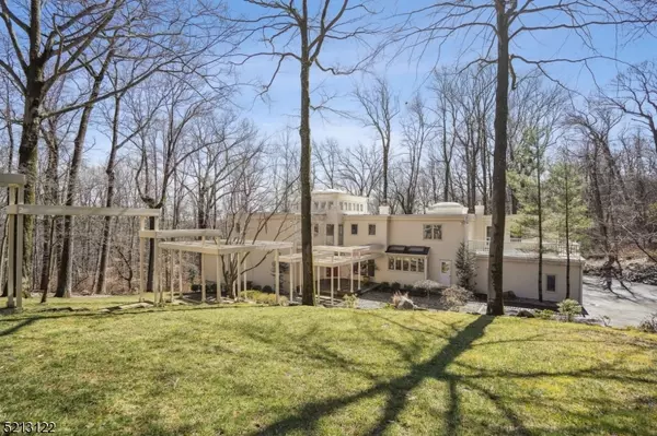 Mendham Twp., NJ 07960,5 Wooded Acres Ln