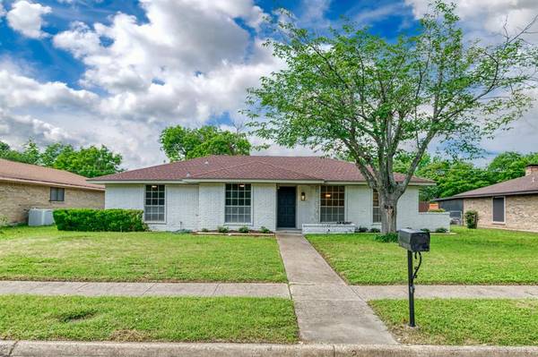 713 Donlee Road,  Lancaster,  TX 75134