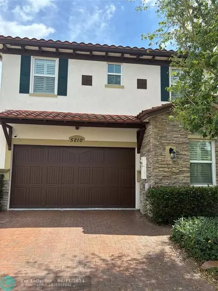 5210 Golden Eagle Ter, Davie, FL 33314