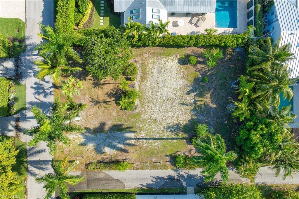 Naples, FL 34102,1131 7th ST S