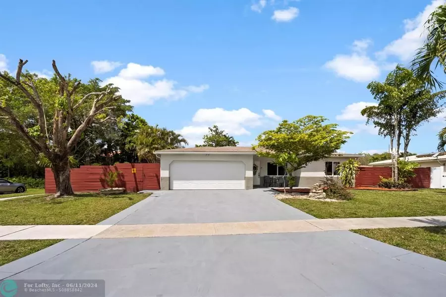 10215 Barnegat Ave, Boca Raton, FL 33428