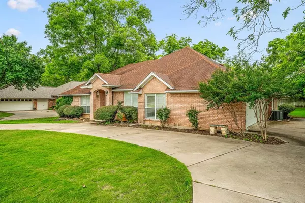 Granbury, TX 76049,9204 Hanging Moss Drive