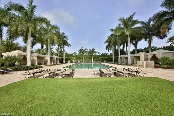 1065 Borghese LN 203, Naples, FL 34114