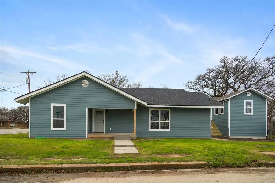 2301 Coggin Avenue, Brownwood, TX 76801