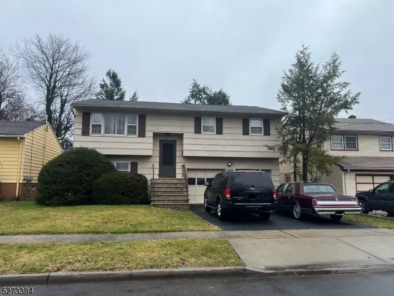 211 Grove St, Roselle Boro, NJ 07203