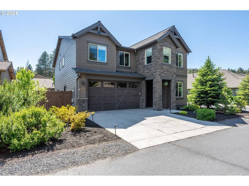 3011 NW CLUBHOUSE DR, Bend, OR 97703