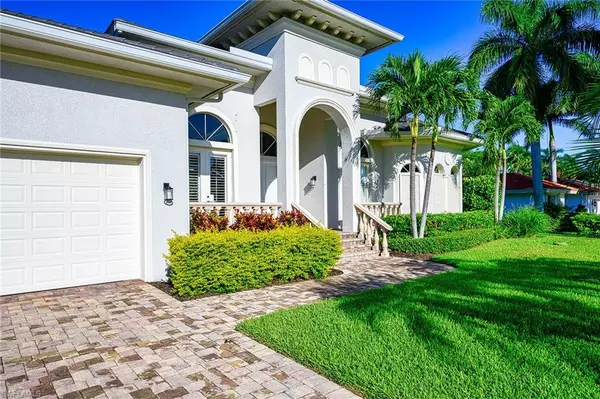 Naples, FL 34103,626 Park Shore DR