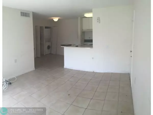 Hialeah, FL 33015,7020 NW 179th St  #109