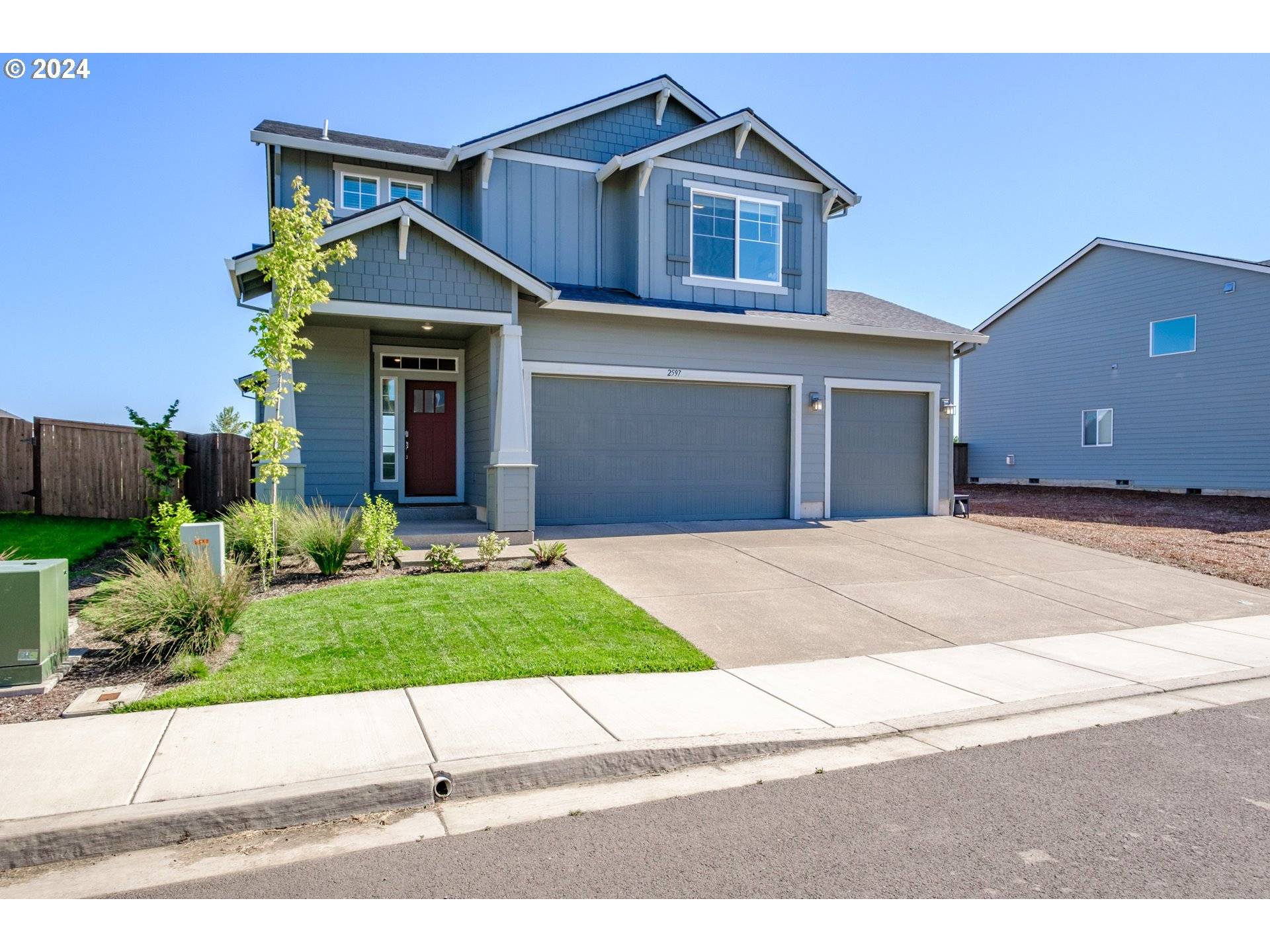 2597 W 13TH PL, Junction City, OR 97448