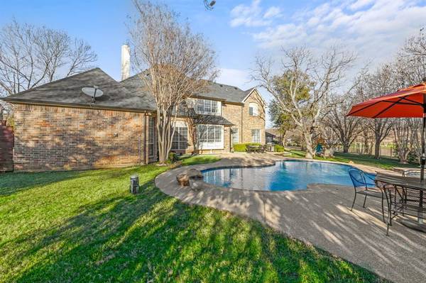 806 Parkdale Court, Southlake, TX 76092