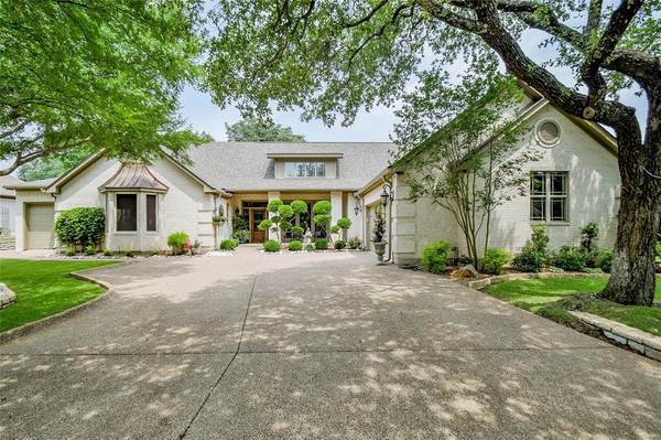 3924 Crescent Drive, Granbury, TX 76049