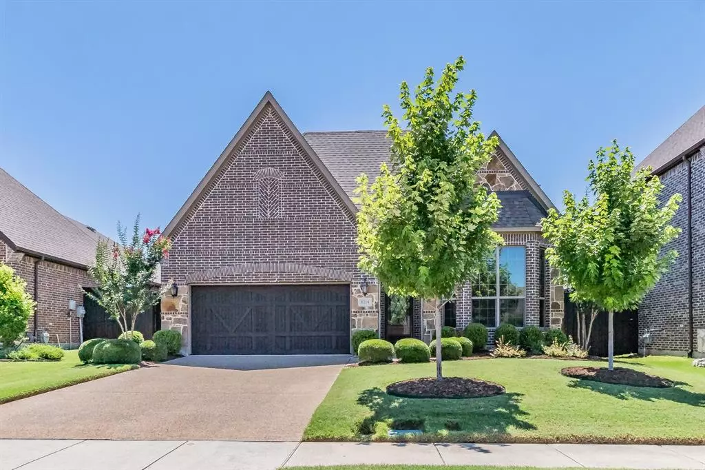 Plano, TX 75024,8204 Oakwood Drive