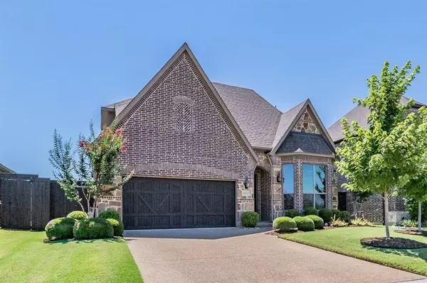 Plano, TX 75024,8204 Oakwood Drive