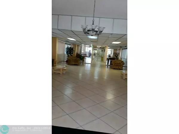 North Miami Beach, FL 33162,16710 NE 9 AV  #404