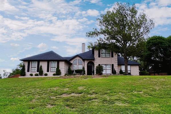 356 Coach House Circle, Fort Worth, TX 76108