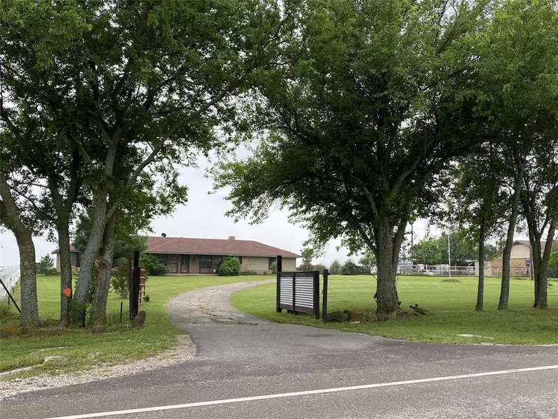 10571 FM 455 W, Sanger, TX 76266