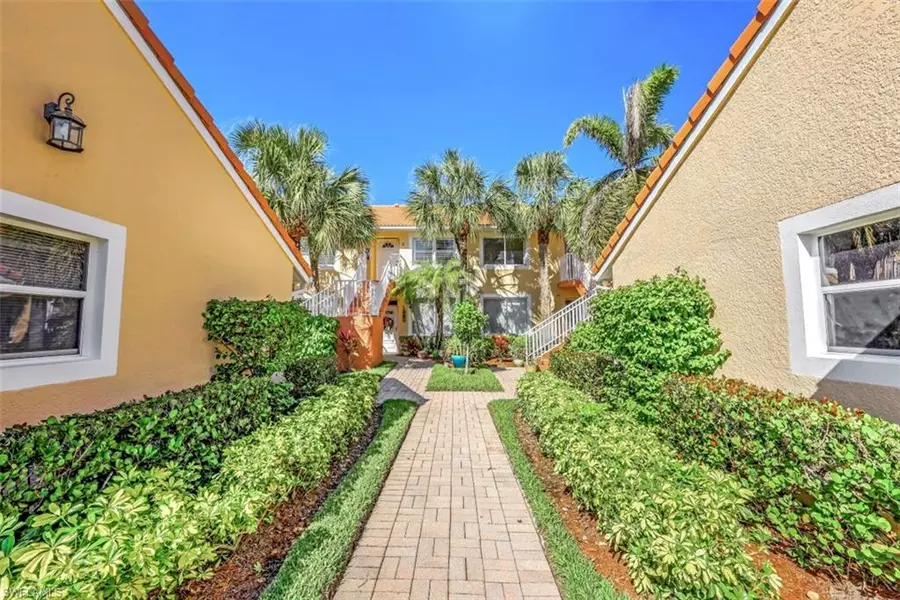 2365 Bayou LN 3, Naples, FL 34112