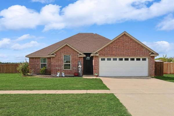 538 Crow Road, Whitesboro, TX 76273