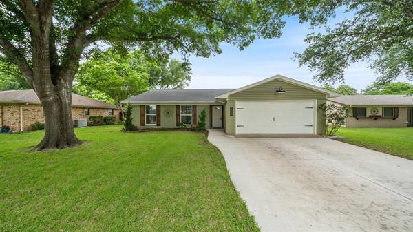 609 Arleta Lane,  Ennis,  TX 75119