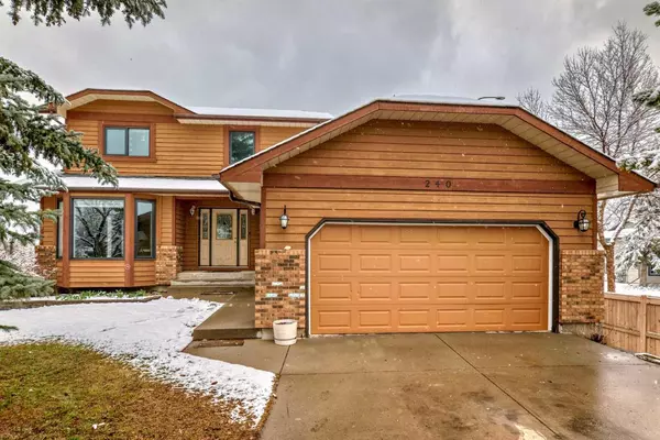 Calgary, AB T2J 6Y8,240 Deer River PL SE