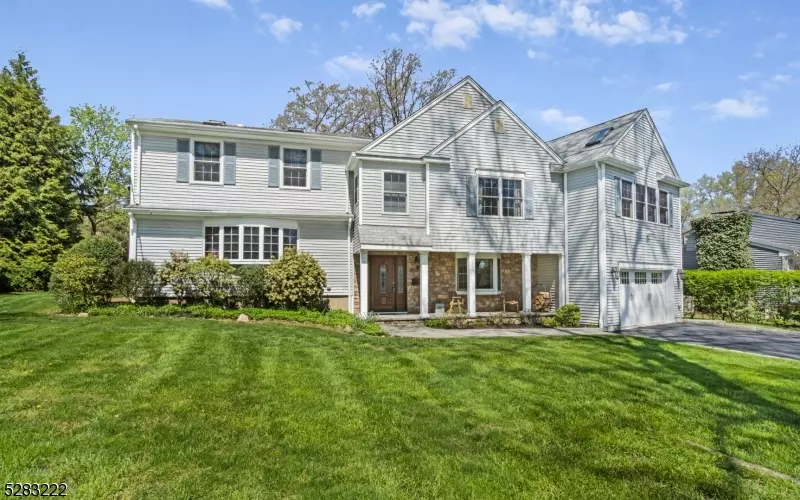 4 Hancock Dr, Florham Park Boro, NJ 07932