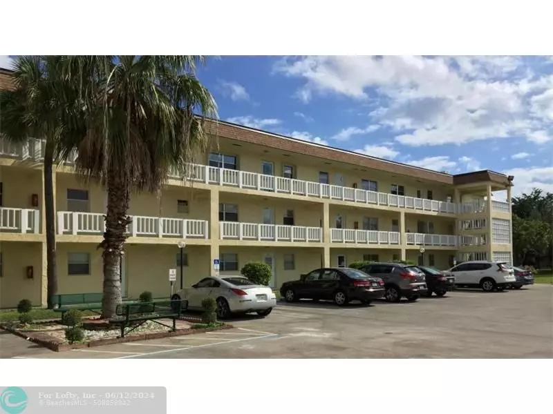 606 SW Natura Blvd  #308, Deerfield Beach, FL 33441