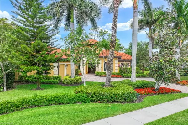 7749 Classics DR, Naples, FL 34113