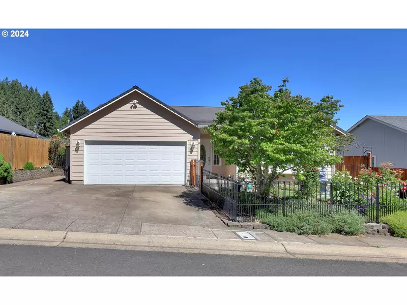 205 BUTTERCUP LOOP, Cottage Grove, OR 97424