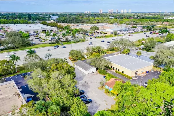 Bonita Springs, FL 34134,27831-835 Tamiami TRL