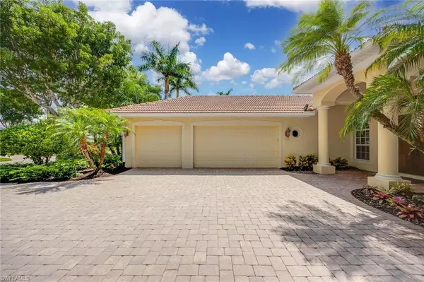 Naples, FL 34119,7476 Treeline DR