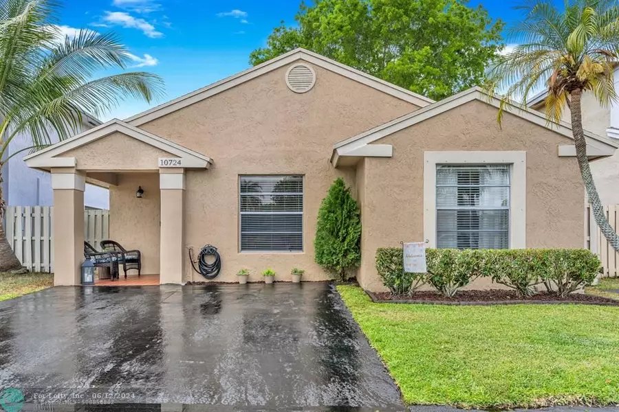 10724 NW 37th Pl, Sunrise, FL 33351