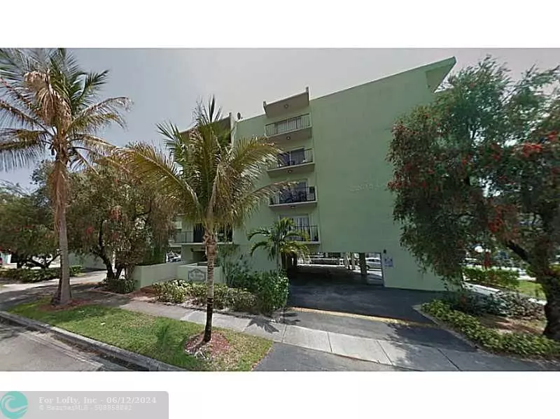 3642 NE 171 ST  #504, North Miami Beach, FL 33160