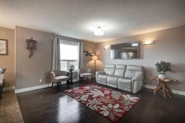 Calgary, AB T3L 2E3,158 Tuscarora Close NW