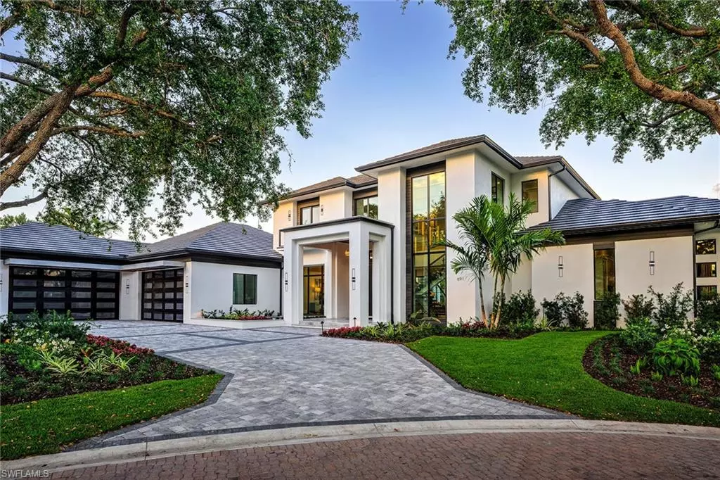 Naples, FL 34108,691 Annemore LN