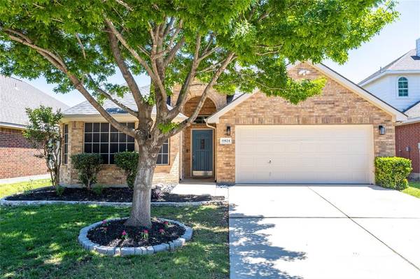 11824 Basilwood Drive, Fort Worth, TX 76244