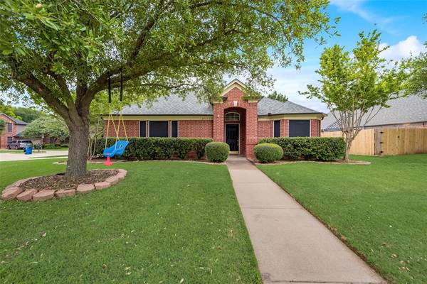 2751 Oakdale Drive, Burleson, TX 76028