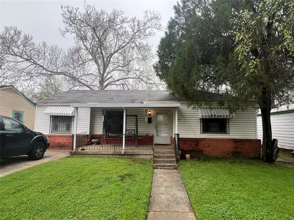 2771 Moffatt Avenue, Dallas, TX 75216