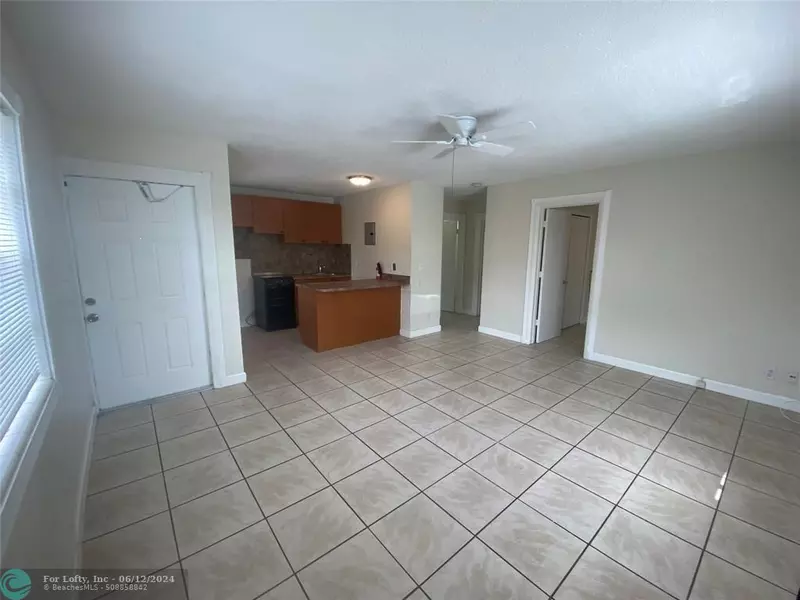 240 SW 23rd St  #4, Fort Lauderdale, FL 33315