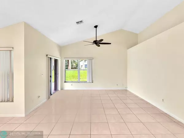 Davie, FL 33328,9050 N Lake Park Cir