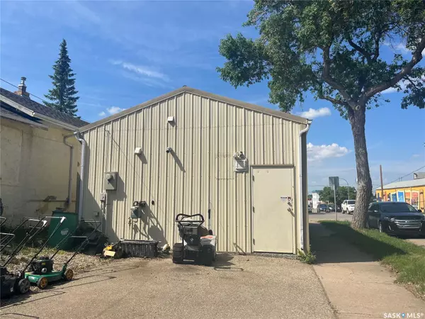 Moose Jaw, SK S6H 5E1,403 Coteau STREET W