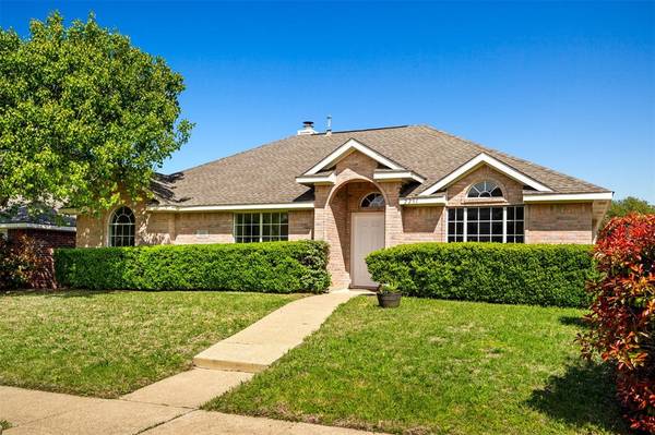 2231 W Welsh Drive,  Lancaster,  TX 75146