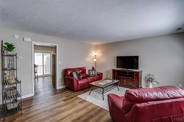 Lynchburg, VA 24502,542 Leesville RD