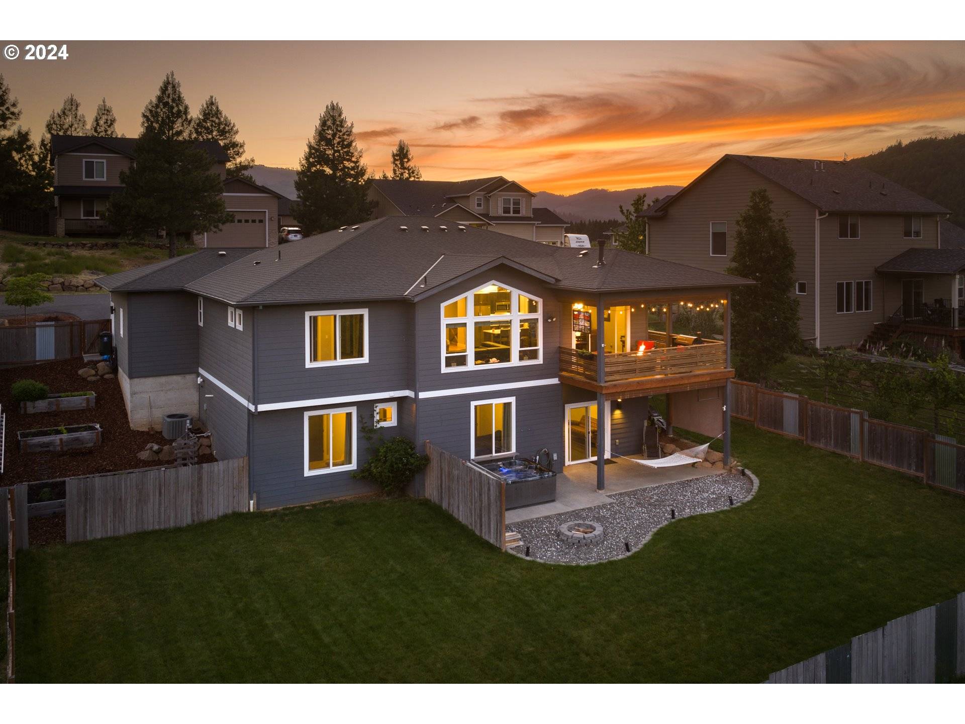 White Salmon, WA 98672,1005 Champion LN